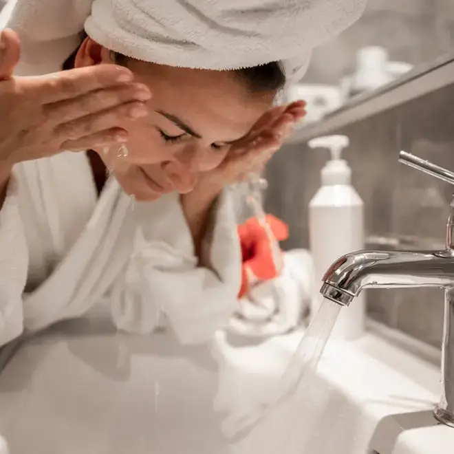 Çift Aşamalı Temizleme (Double Cleansing) Nedir? Nasıl Olur?